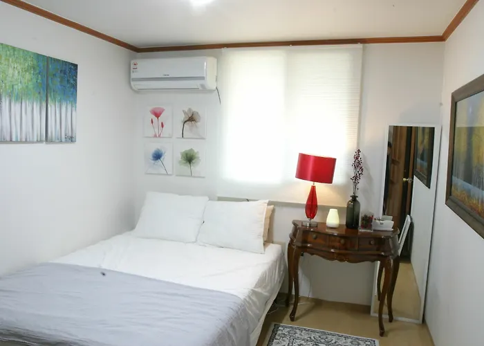 Refee House